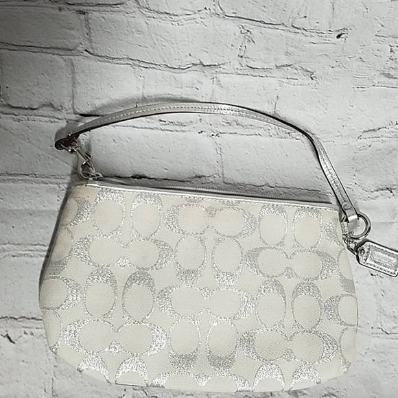 Classy Coach Wristlet - Picture 2 of 4